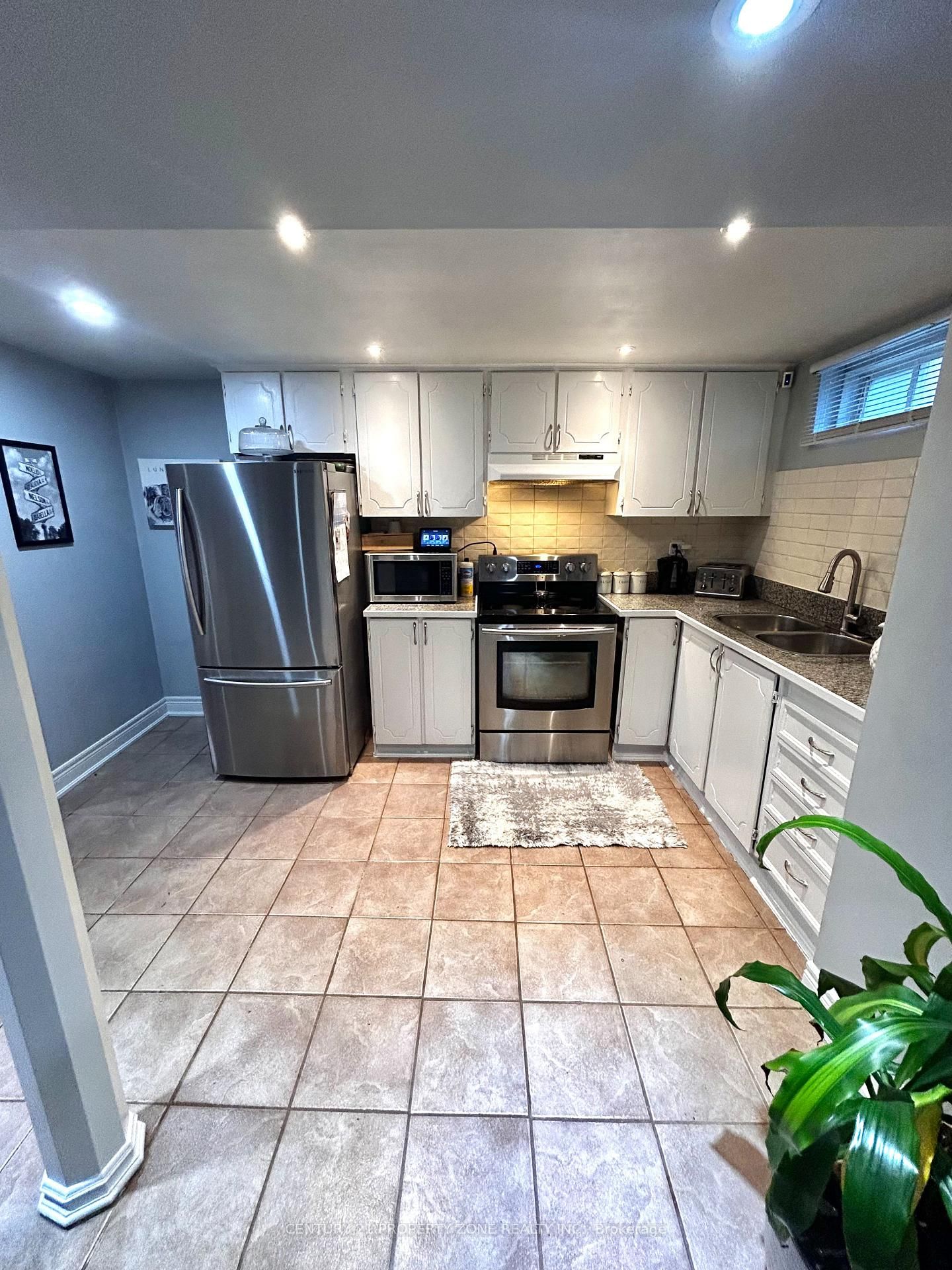 91 Monaco Court • Brampton, ON photo 9