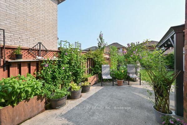 315 Ellwood Drive W • Caledon, ON photo 16