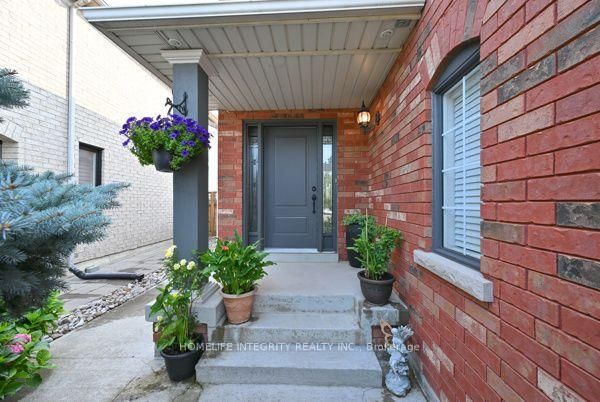 315 Ellwood Drive W