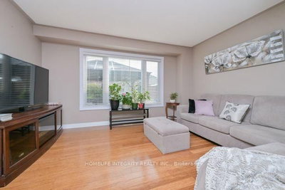 315 Ellwood Drive W • Caledon, ON photo 8