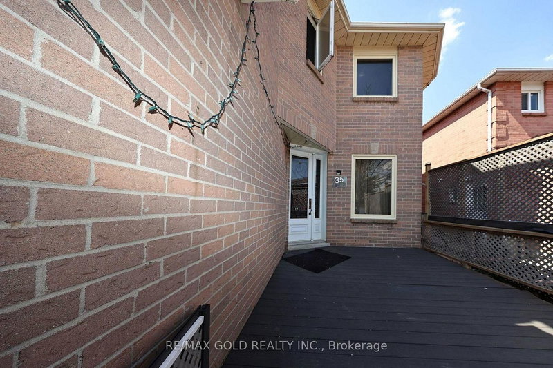 35 Kirk Drive