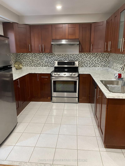 7647 Doverwood Drive • Mississauga, ON photo 5