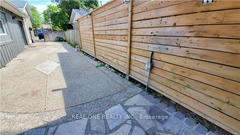 133 Mccraney Oakville,ON L6H 1H5 — Photo 18