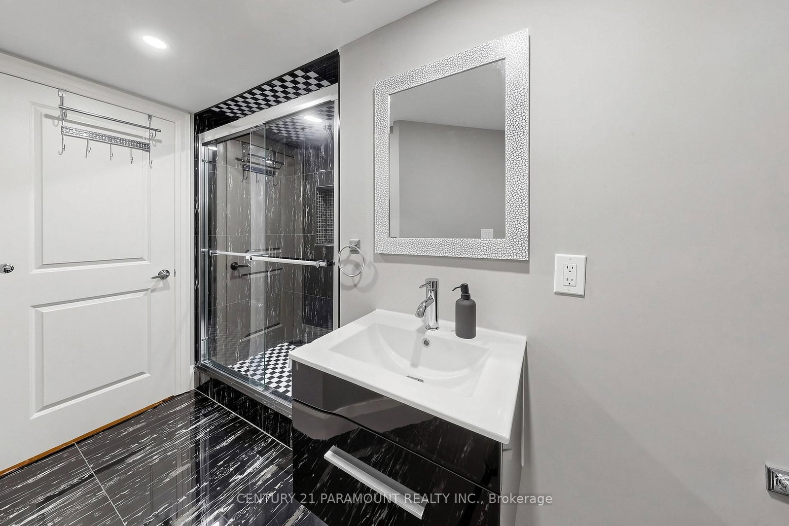 48 Edmund Street • Caledon, ON photo 33