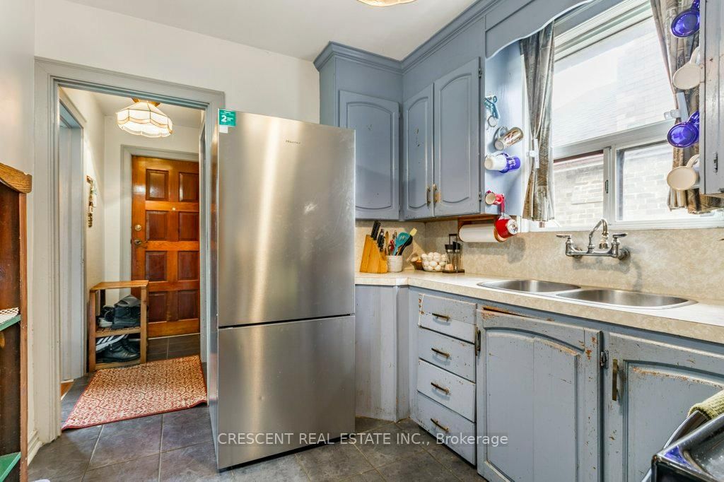 982 Briar Hill Avenue • Toronto, ON photo 9