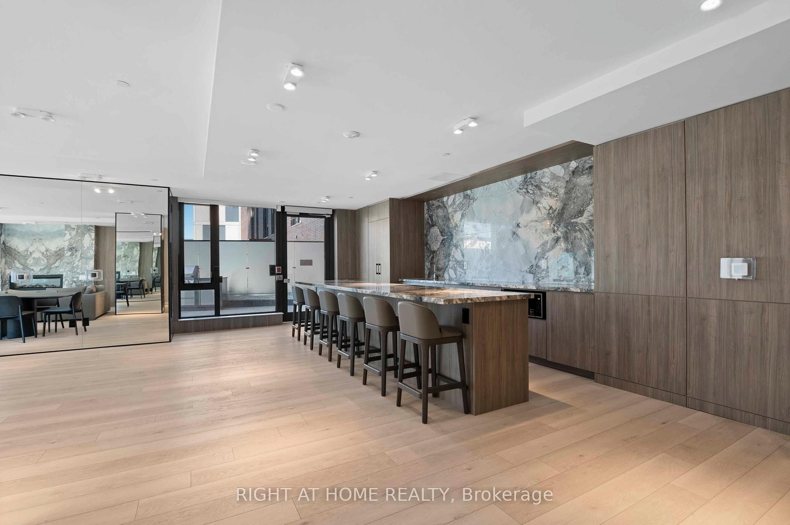 220 Missinnihe Way • #403 • Mississauga, ON photo 11