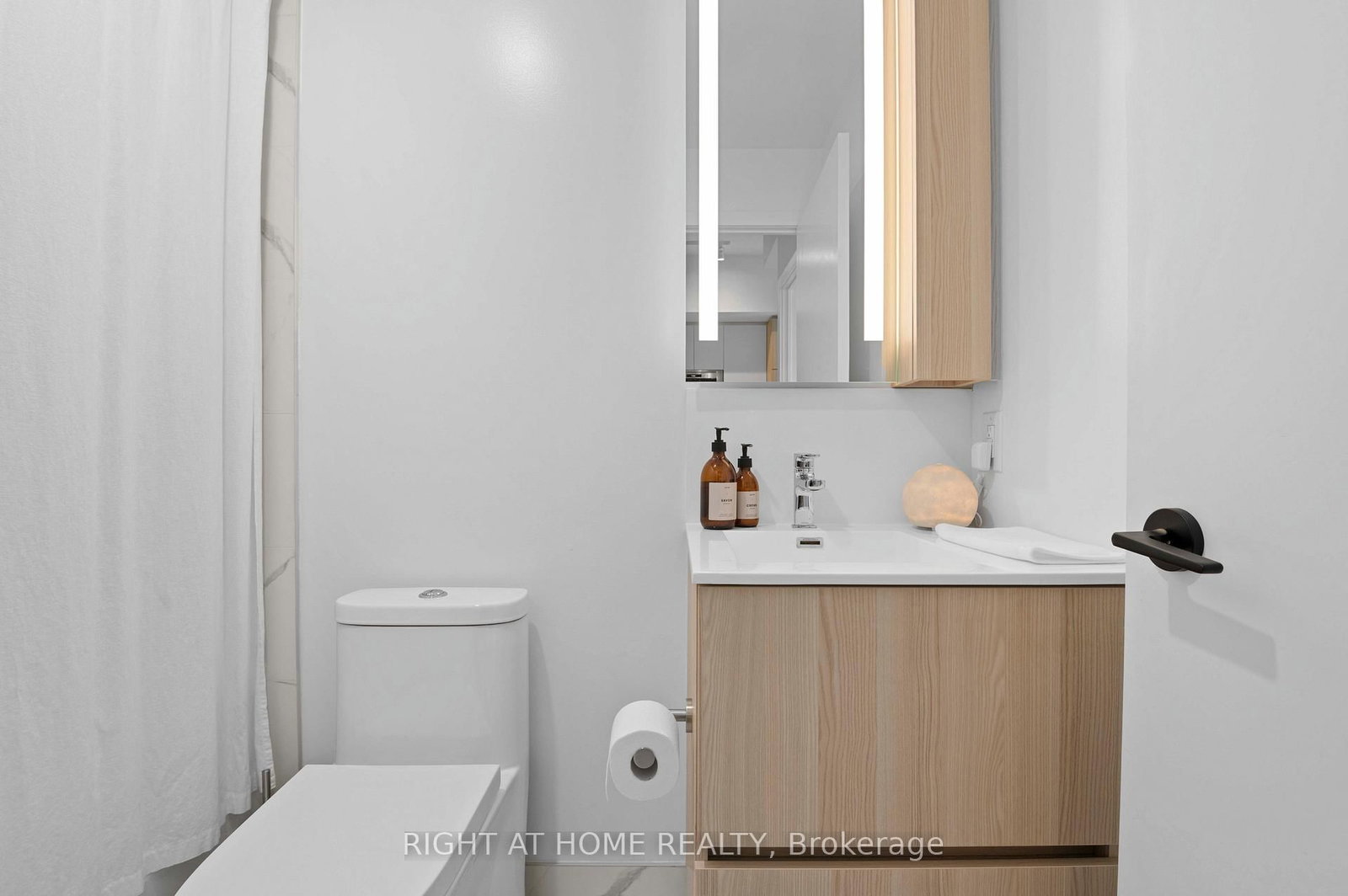220 Missinnihe Way • #403 • Mississauga, ON photo 4
