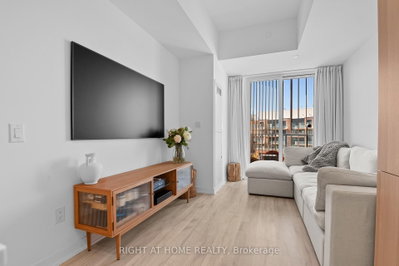 220 Missinnihe Way • #403 • Mississauga, ON photo 5
