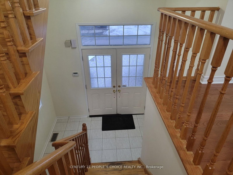 Upper - 783 Millworks Crescent