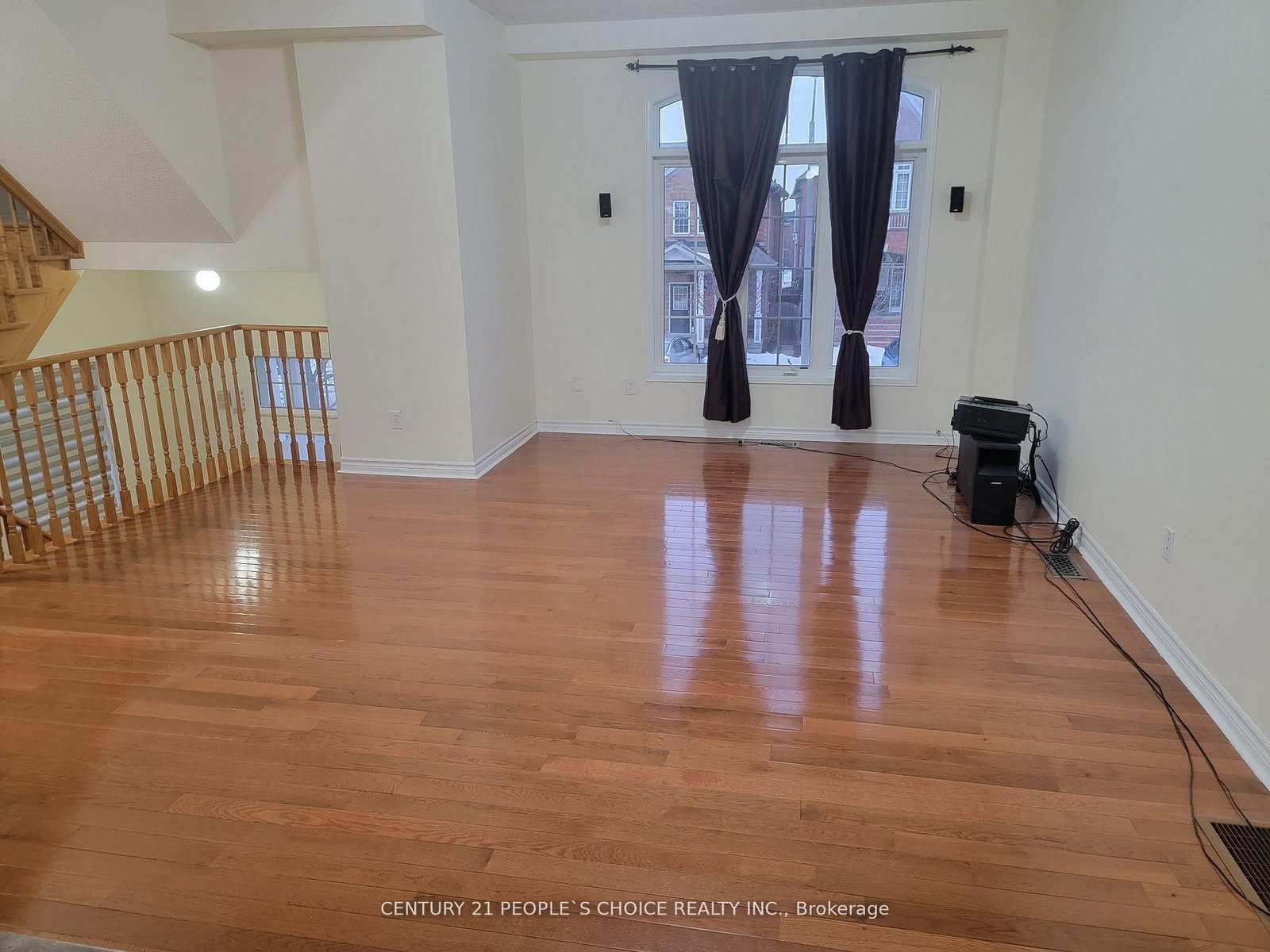 Upper-783 Millworks Cres, Mississauga, view 6