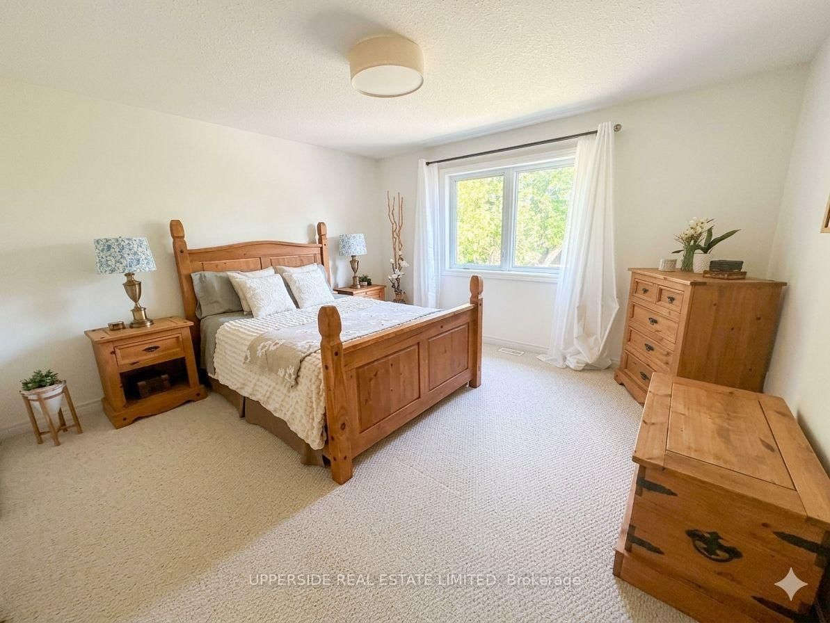 4 Kingsley Road S • Halton Hills, ON photo 13