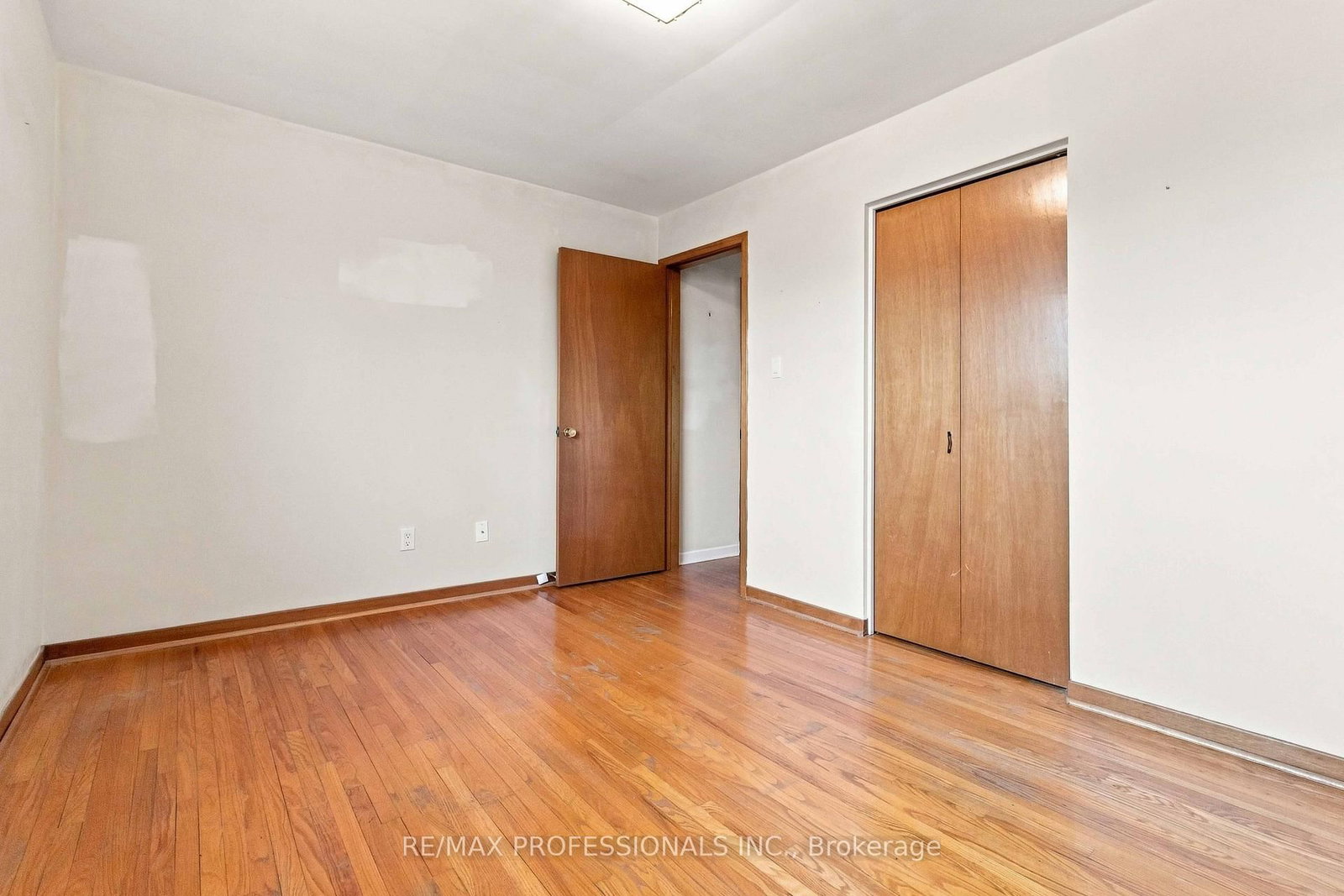 7449 Pickfair Drive • Mississauga, ON photo 18