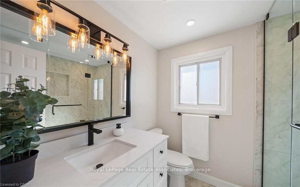 Upper-1550 Woodeden Dr, Mississauga, view 21