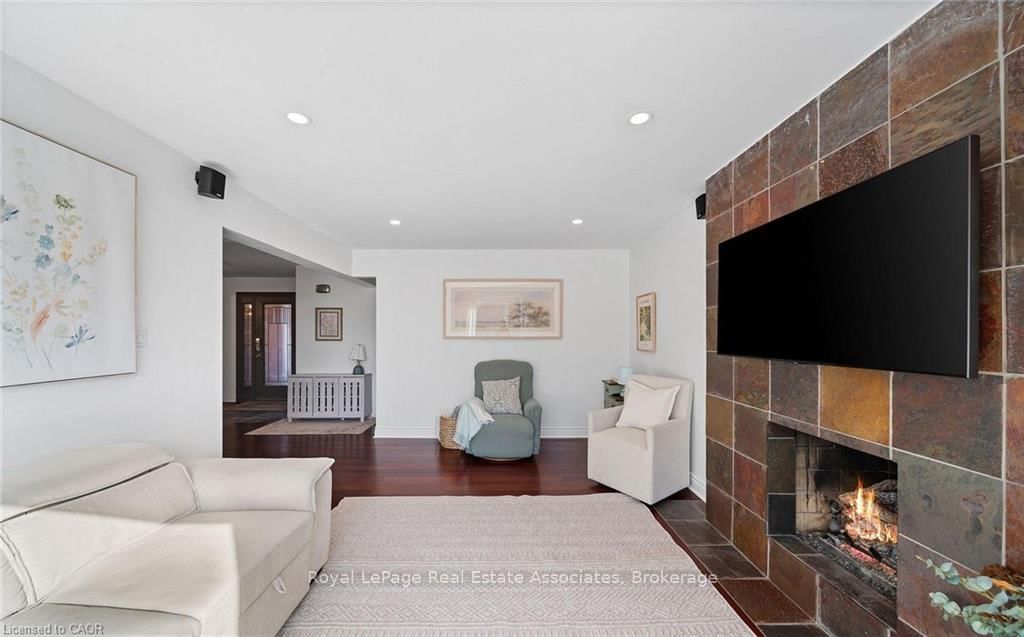 Upper-1550 Woodeden Dr, Mississauga, view 6
