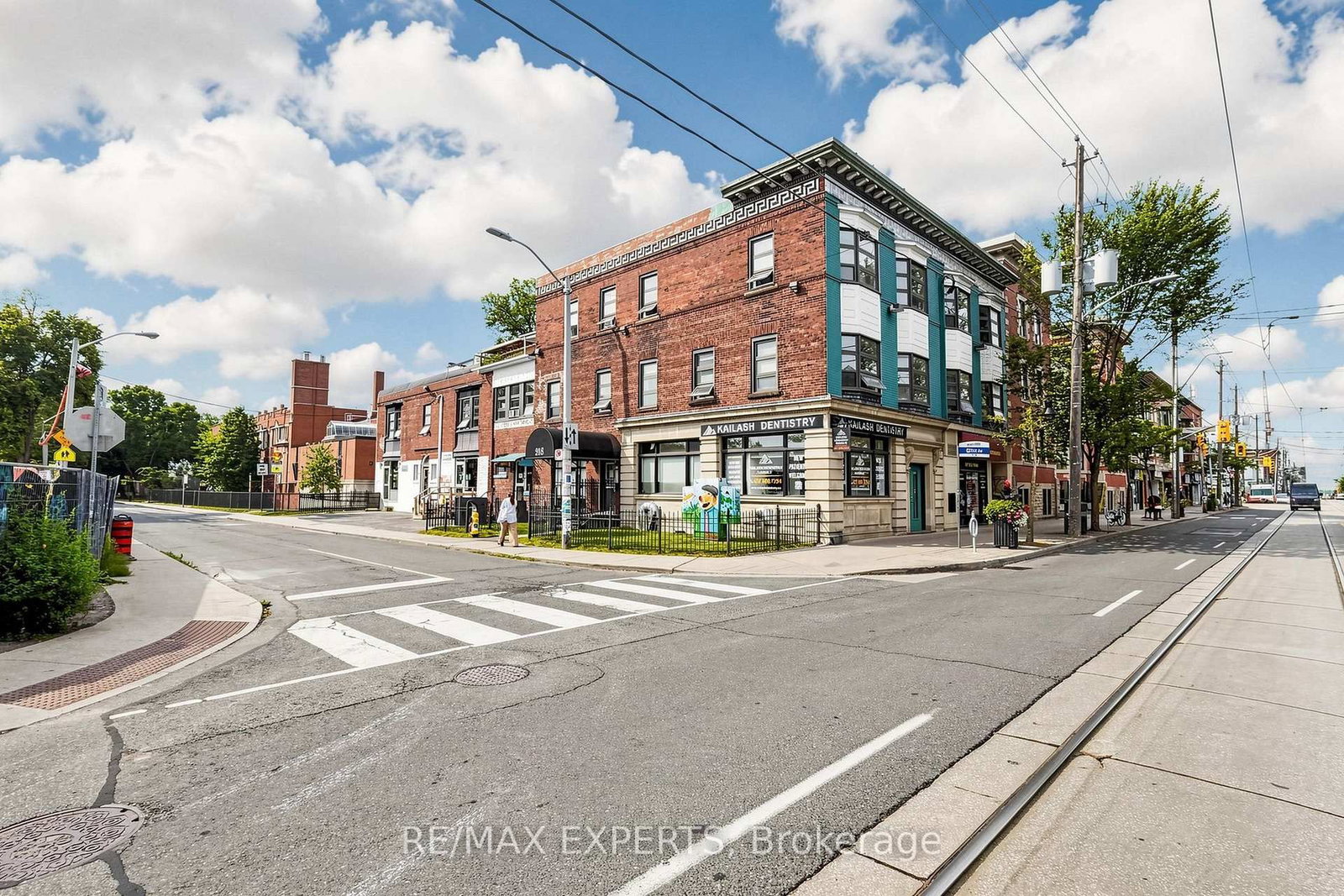 204 - 218 Close Avenue, Toronto 2