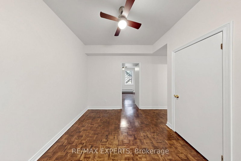 218 Close Ave photo 5