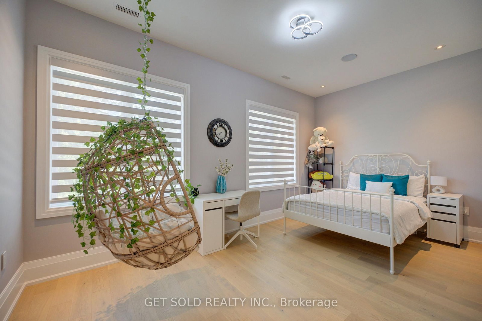 150 Wolfdale Avenue • Oakville, ON photo 31