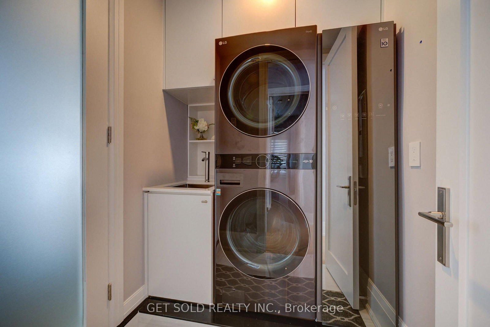 150 Wolfdale Avenue • Oakville, ON photo 36