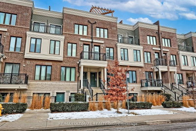Townhouse leased at 31-70 Eastwood Park Gdns, Toronto, Ontario, M8W 0B1 - Long Branch - MLS: W13706064