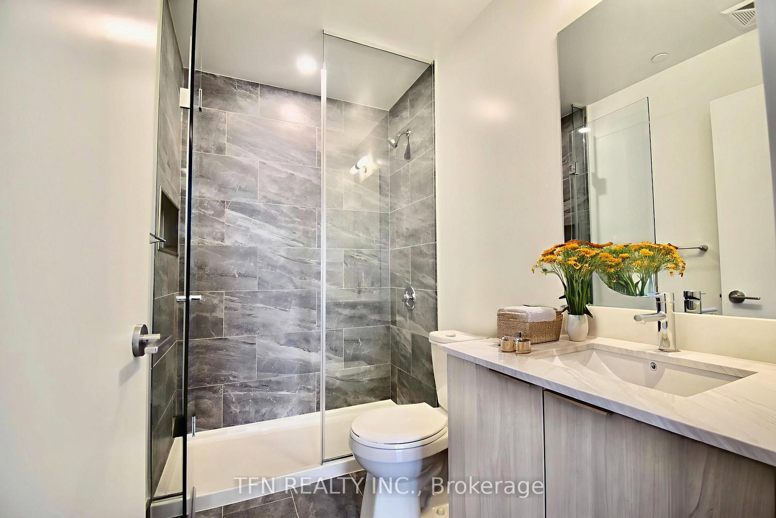3803-395 Square One Dr, Mississauga, view 12
