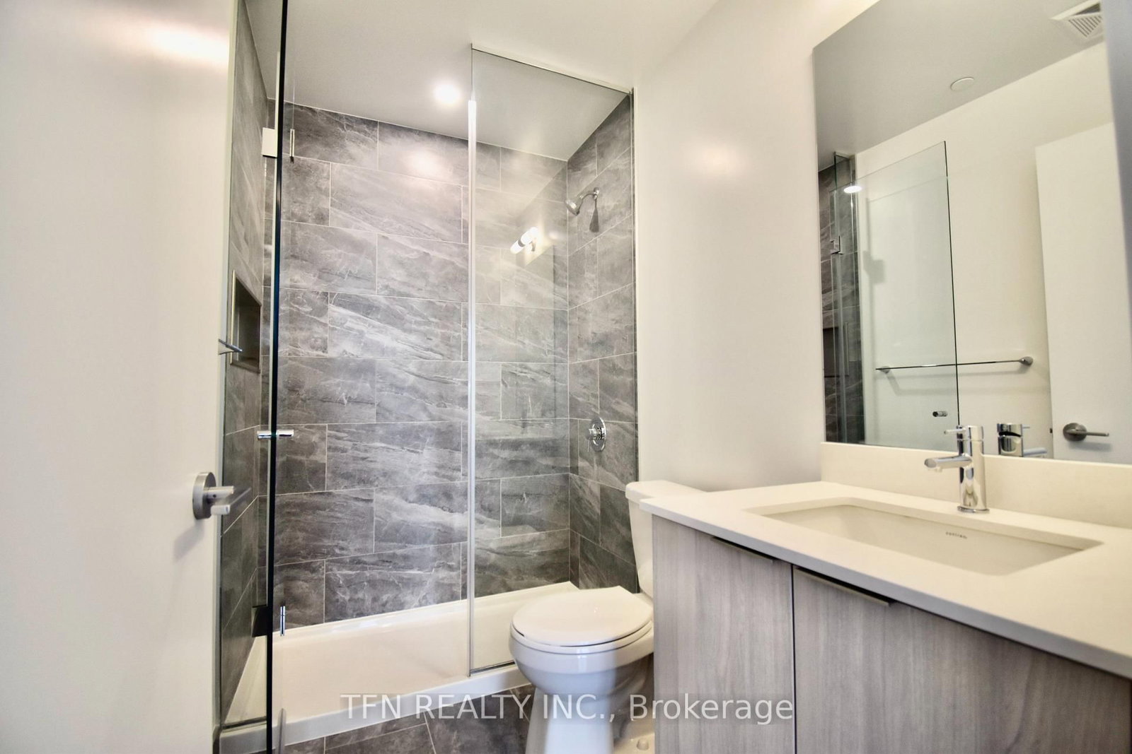 3803-395 Square One Dr, Mississauga, view 16