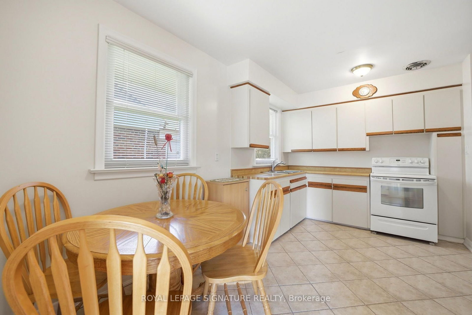 40 Kirk Bradden Road E • Toronto, ON photo 11