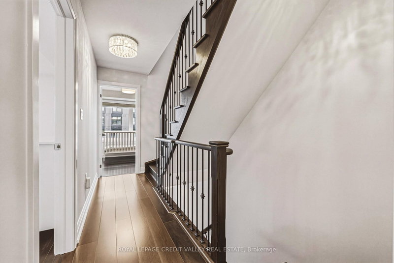 10 Drummond Toronto,ON M8V 1Y8 — Photo 14