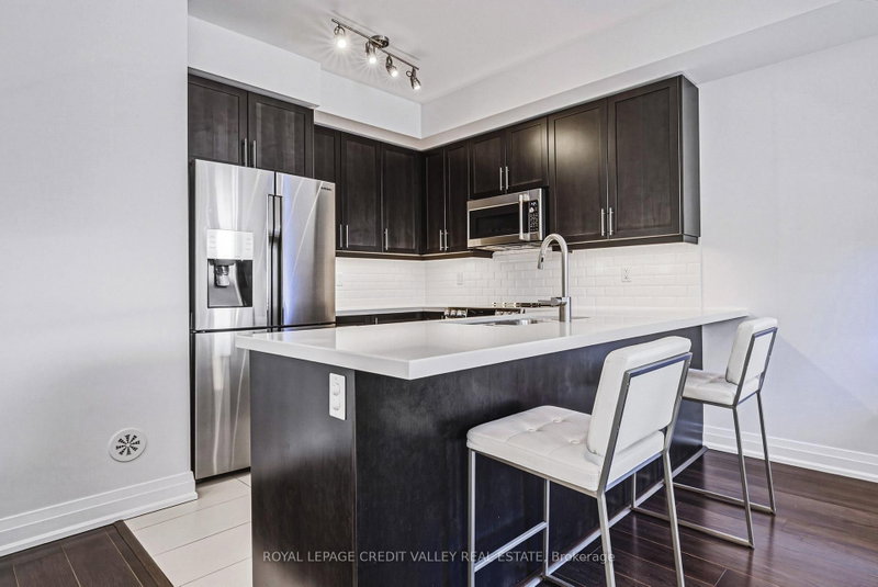 10 Drummond Toronto,ON M8V 1Y8 — Photo 6