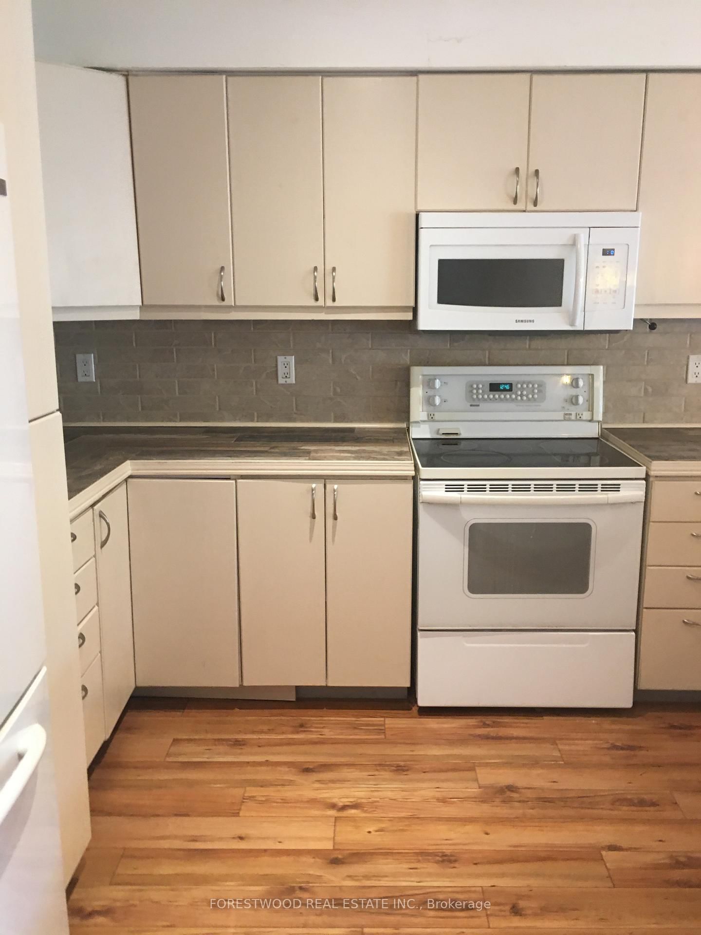 70-2945 Thomas St, Mississauga, view 10