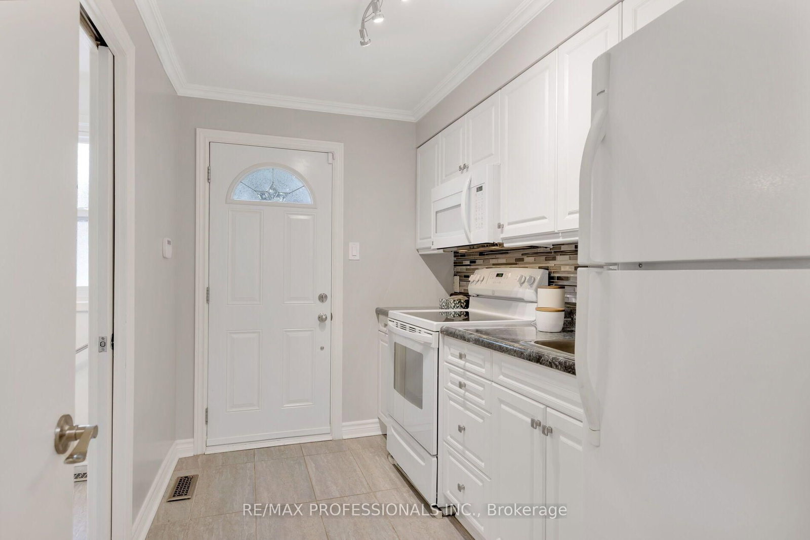 36 Thicket Road • Toronto, ON photo 42