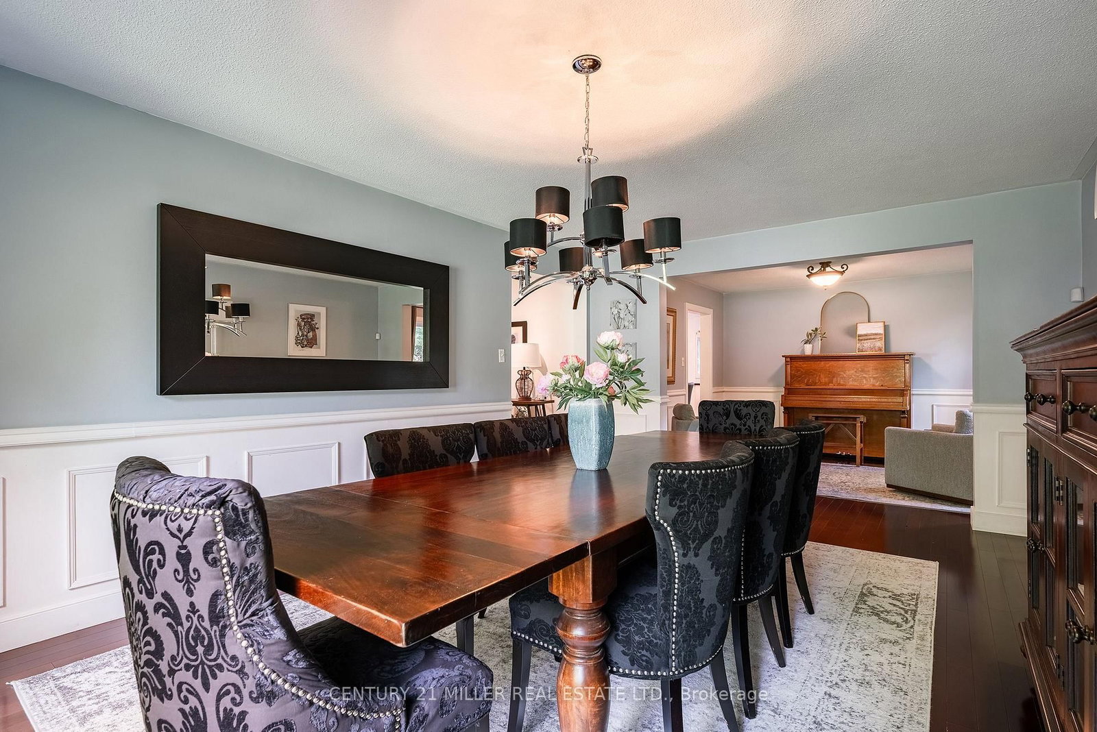 240 Colchester Drive • Oakville, ON photo 10