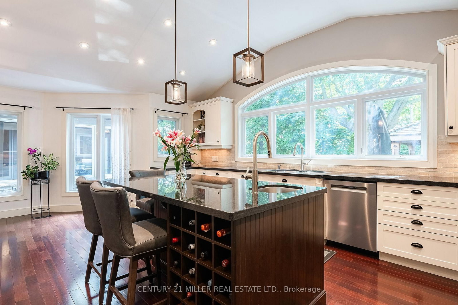 240 Colchester Drive • Oakville, ON photo 13