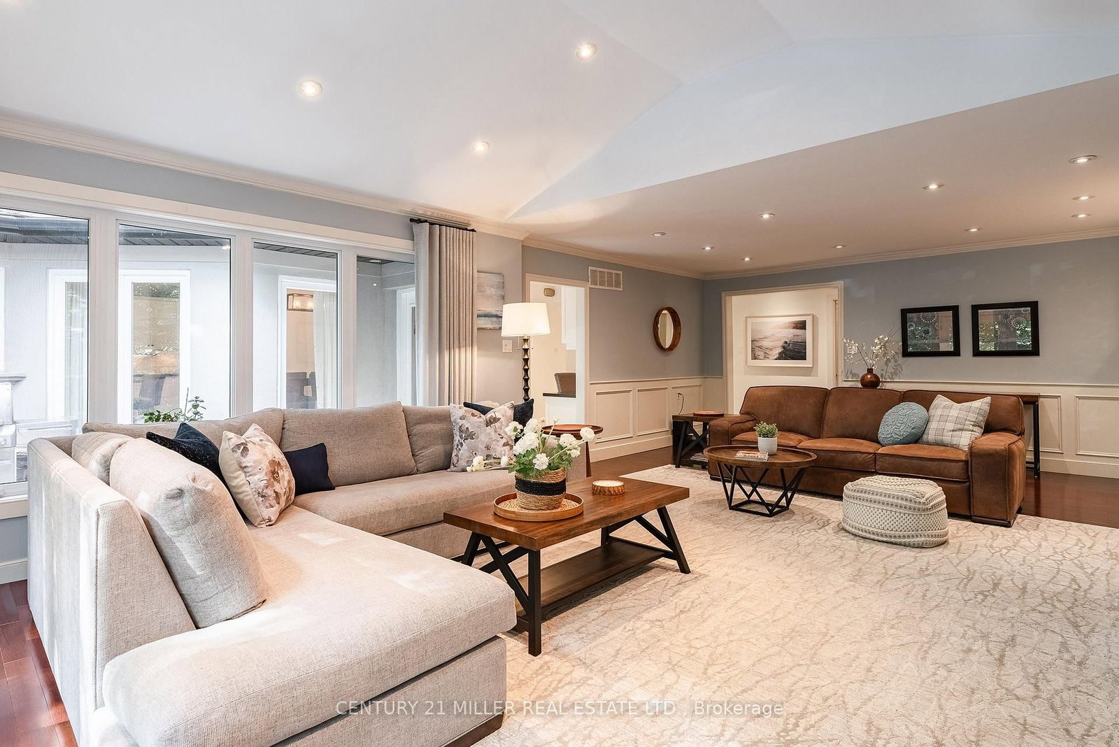 240 Colchester Drive • Oakville, ON photo 20