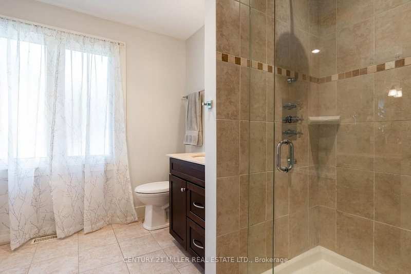 240 Colchester Oakville,ON L6J 5S5 — Photo 26