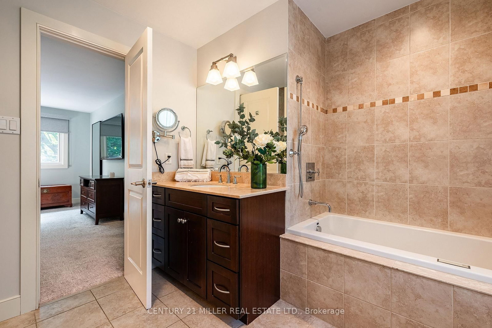 240 Colchester Drive • Oakville, ON photo 27