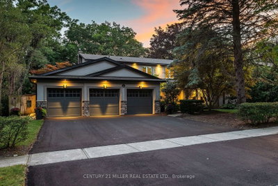 240 Colchester Drive • Oakville, ON photo 3