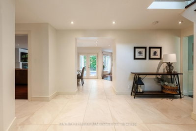 240 Colchester Drive • Oakville, ON photo 8