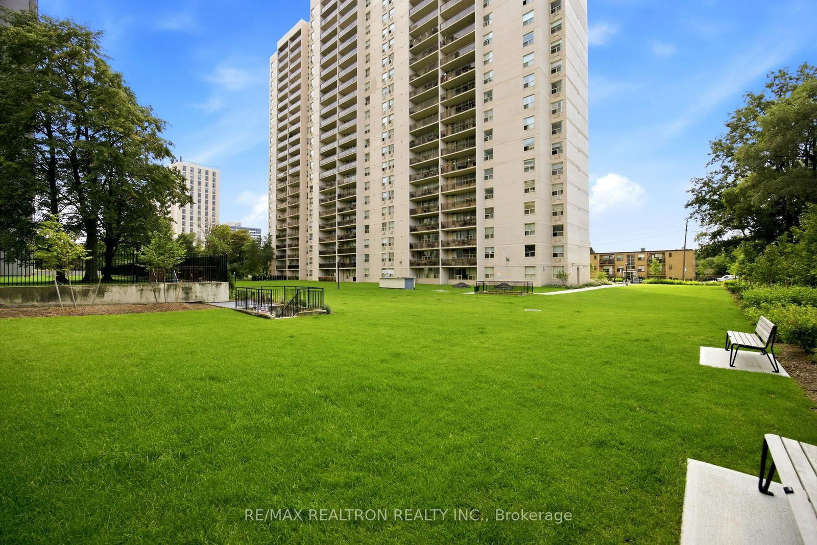155 Marlee Avenue • #909 • Toronto, ON photo 39