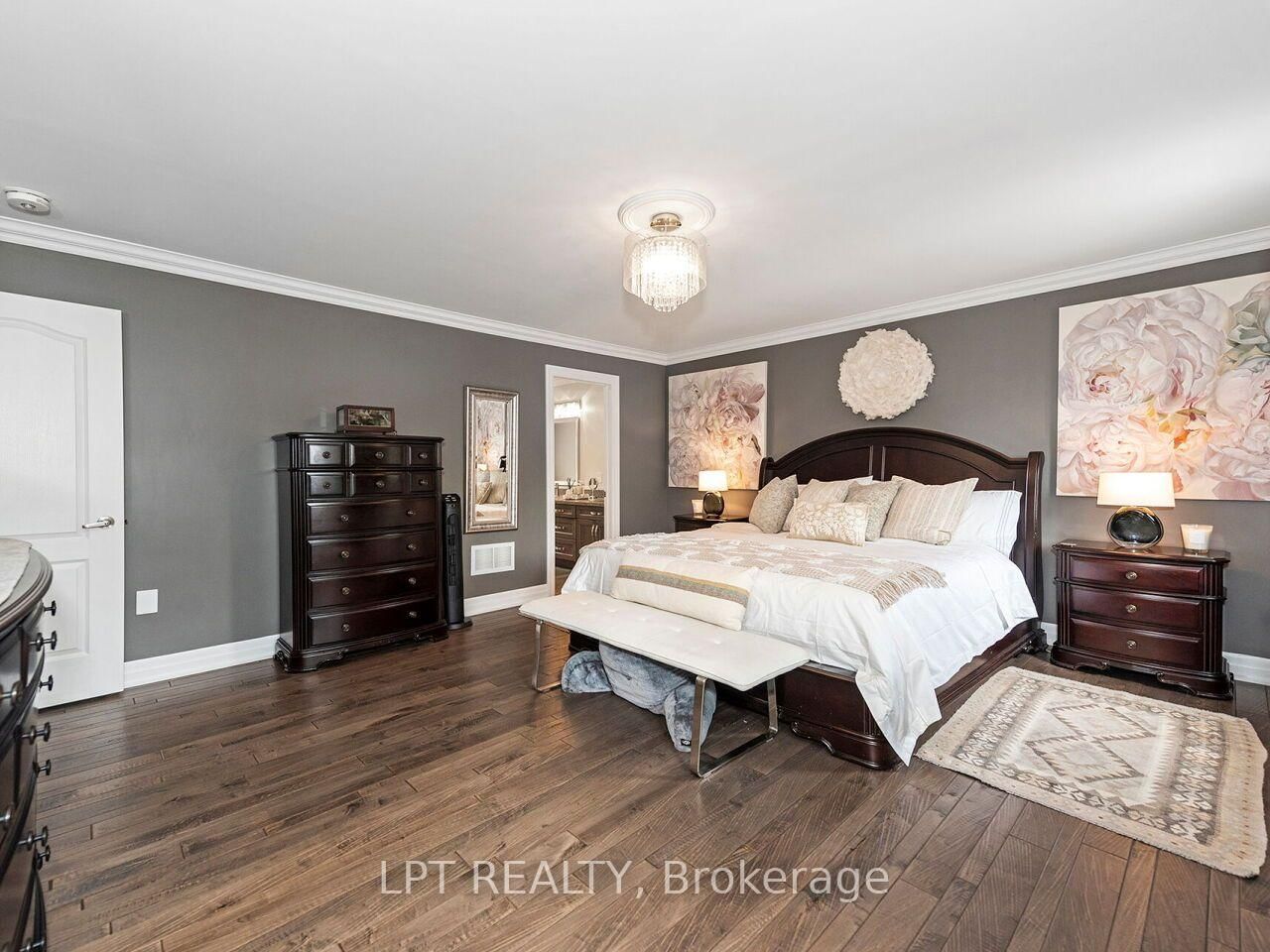 493 Tipperton Crescent • Oakville, ON photo 22