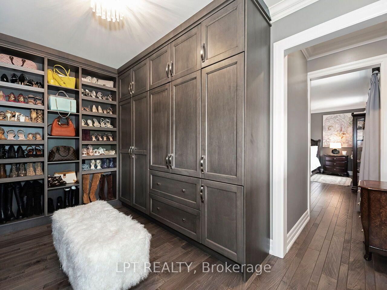 493 Tipperton Crescent • Oakville, ON photo 25
