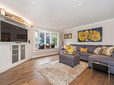 493 Tipperton Crescent • Oakville, ON photo 6