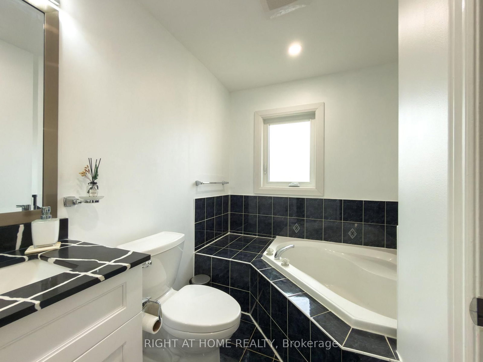 6683 Opera Glass Cres, Mississauga, view 28