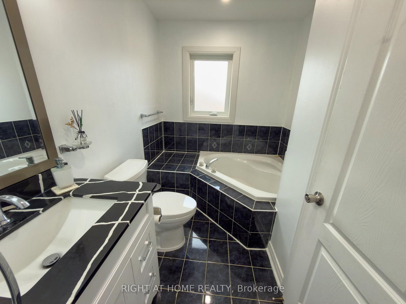 6683 Opera Glass Cres, Mississauga, view 30