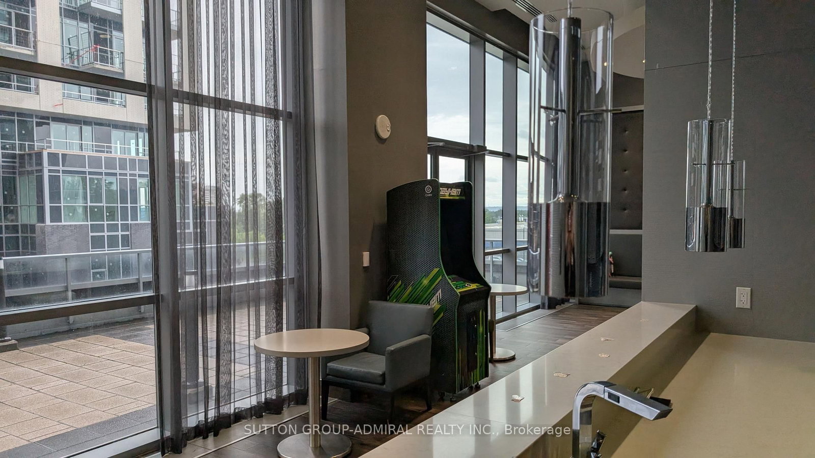 2093 Fairview Street • #809 • Burlington, ON photo 39