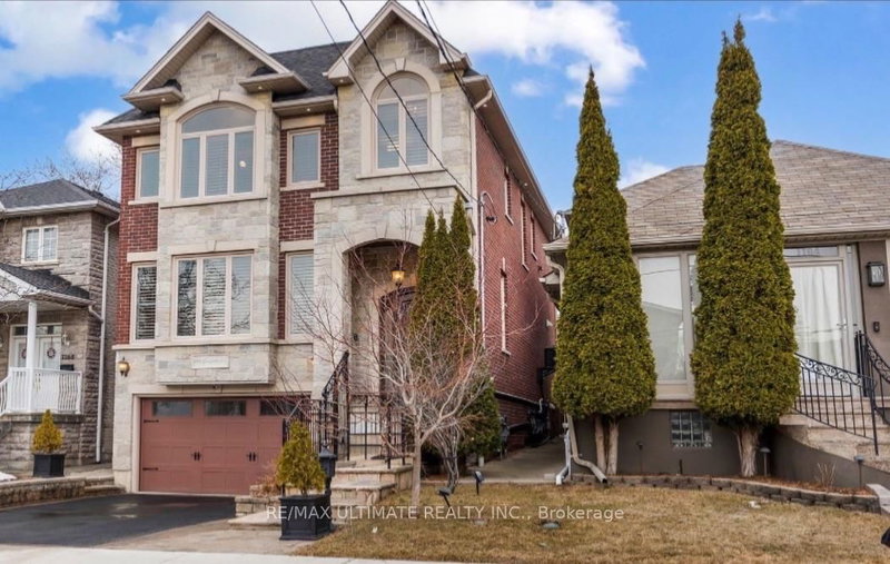 2 Lower - 1166 Glengrove Avenue W