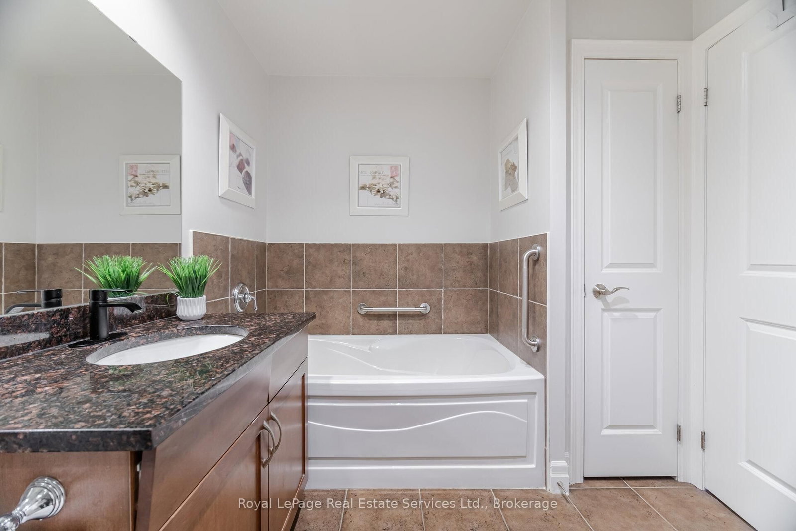 360 Pearl Street • #303 • Burlington, ON photo 21