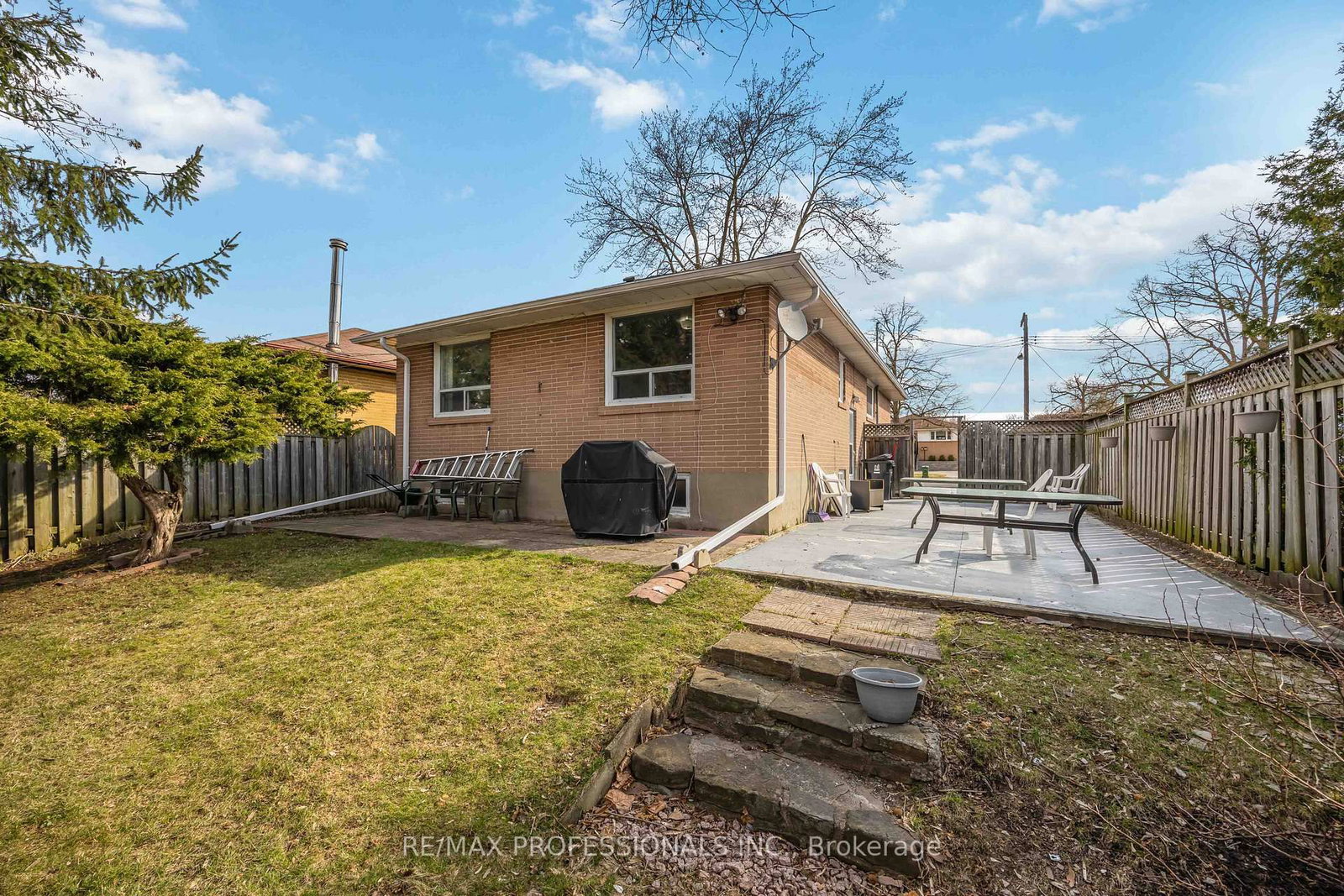 14 Dashwood Crescent • Toronto, ON photo 21
