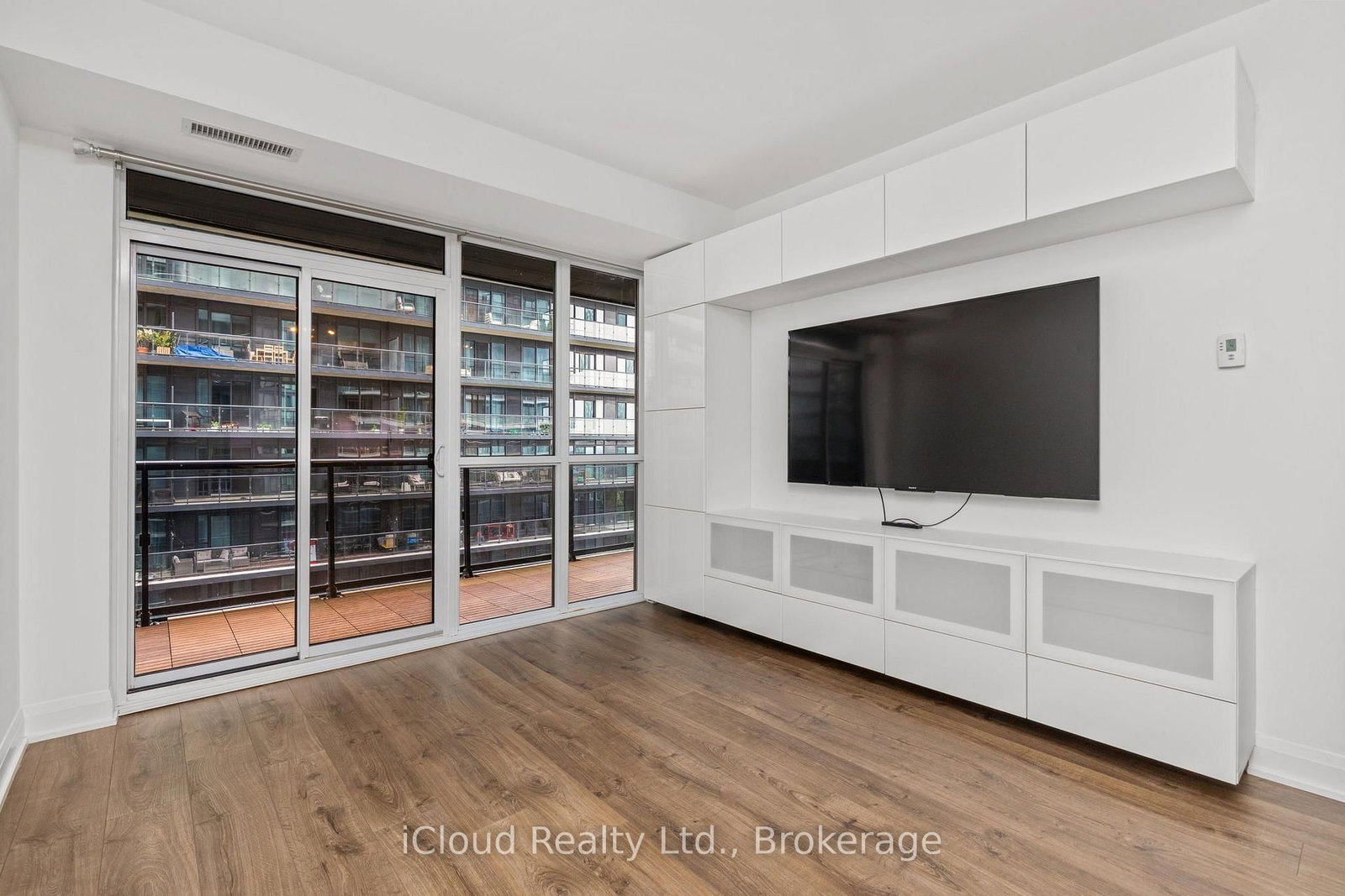 110 Marine Parade Drive • #810 • Toronto, ON photo 11
