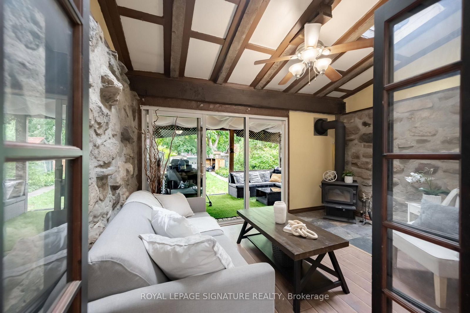 234 John Street • Toronto, ON photo 11