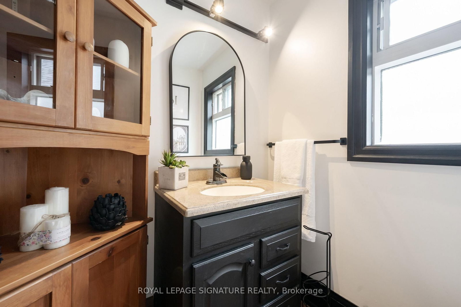 234 John Street • Toronto, ON photo 17
